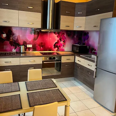 Dzīvoklis Cat Garden Elegant *